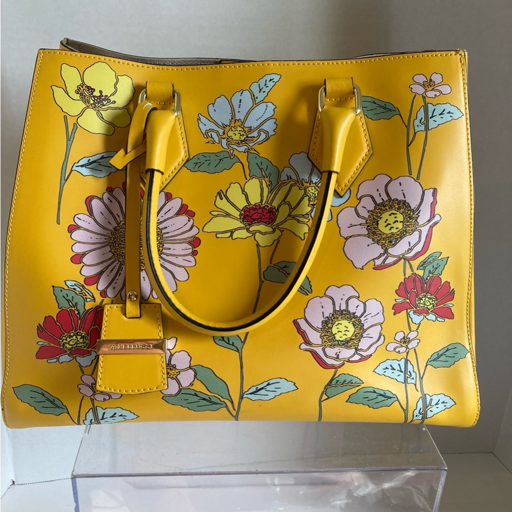 A. Bellucci Italian Leather Tote. Like New
